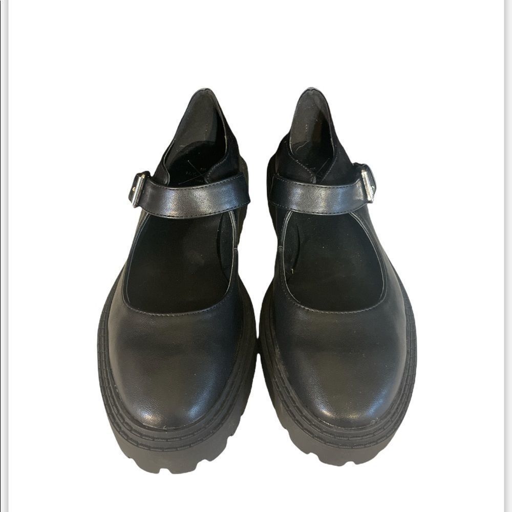 N.Y.L.A shoes 8 (5115) NWOT